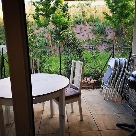 Quiet Charming T2 With Terrace 5Km From Lyon Apartment Dardilly Exterior photo