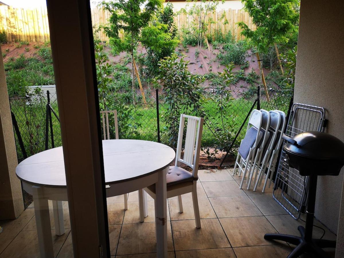 Quiet Charming T2 With Terrace 5Km From Lyon Apartment Dardilly Exterior photo