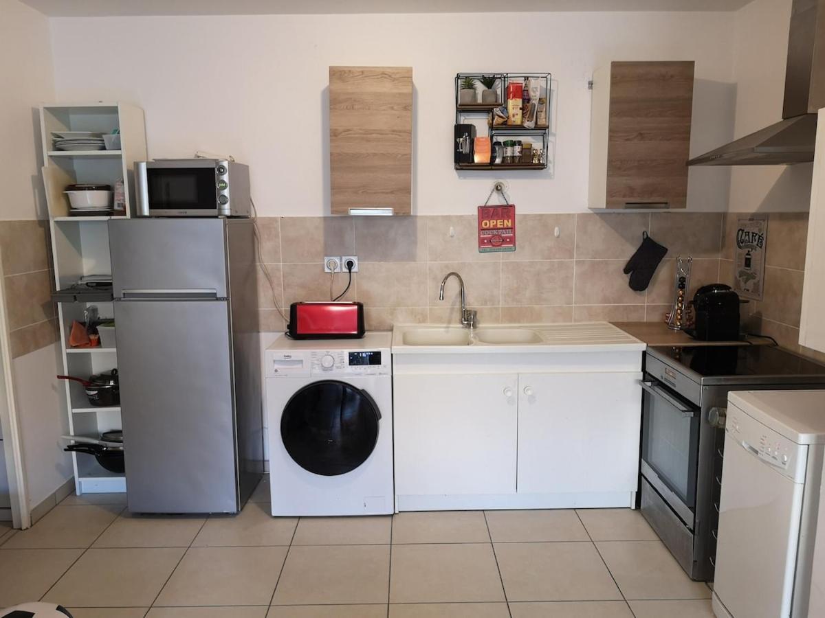 Quiet Charming T2 With Terrace 5Km From Lyon Apartment Dardilly Exterior photo